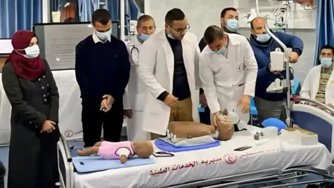 First Group of Students Relocated from the Gaza Strip to Pursue Education in the UK